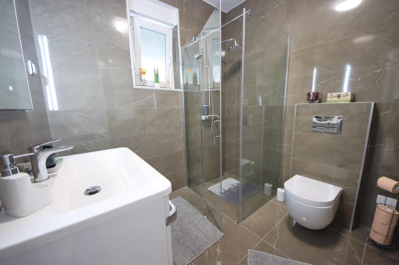 Horvat Apartment
